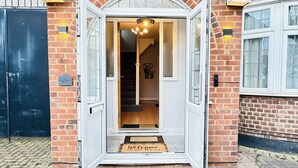 Front of property - Greatwest House (Isleworth)