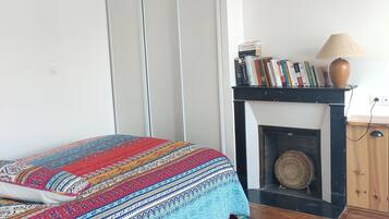 1 chambre, bureau, fer et planche Ă repasser, Wi-Fi gratuit