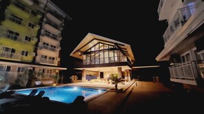Outdoor pool - Cozy Airport Studio (Lapu-Lapu)