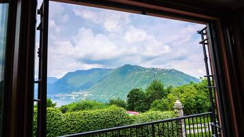 4 Schlafzimmer, hochwertige Bettwaren, Daunenbettdecken