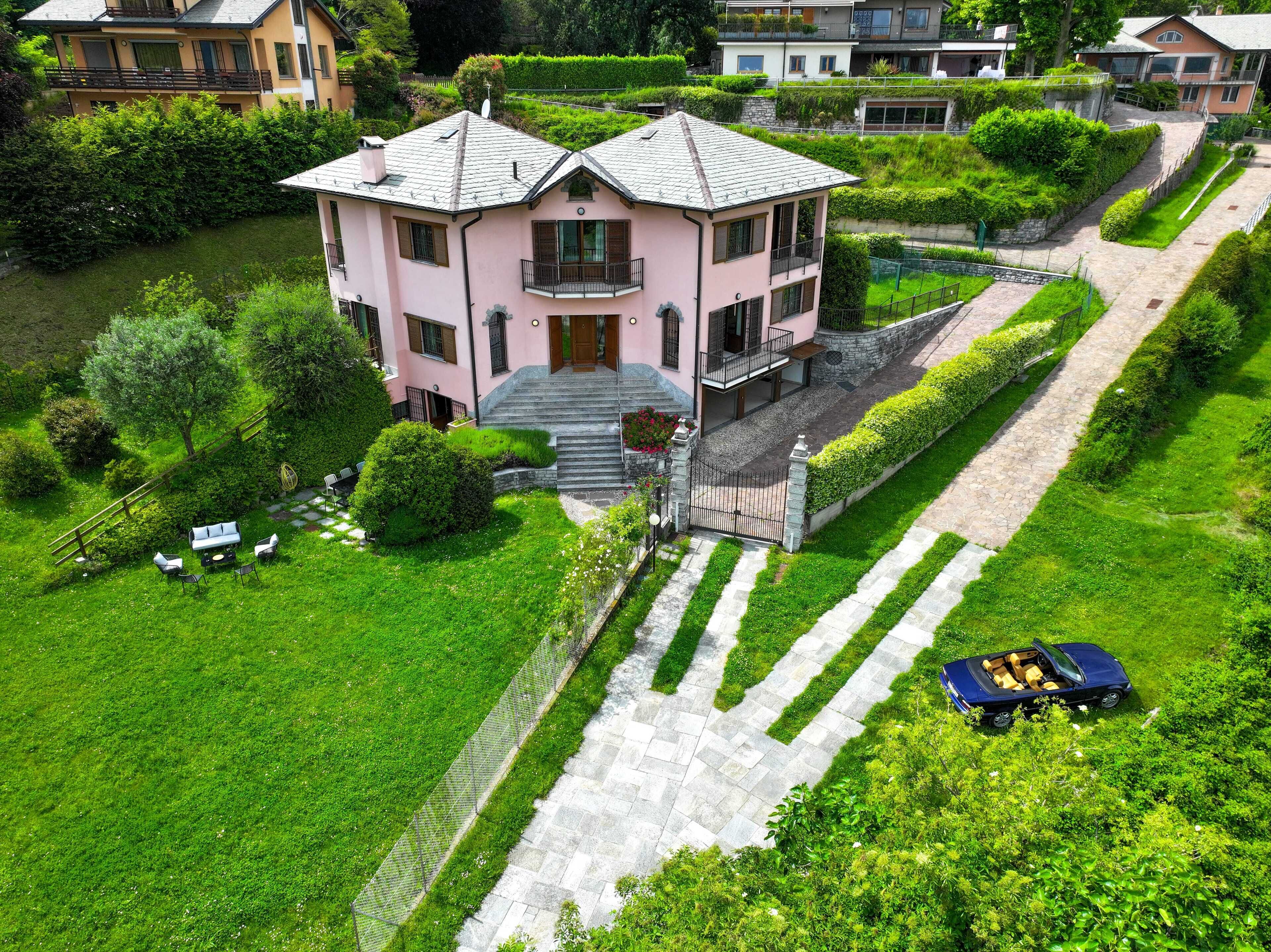 4 Schlafzimmer, hochwertige Bettwaren, Daunenbettdecken