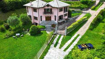 4 Schlafzimmer, hochwertige Bettwaren, Daunenbettdecken