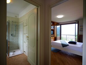 Villa | 4 bedrooms, premium bedding, down comforters, iron/ironing board - Villa Grel (Como)