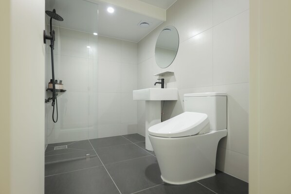 Hair dryer, bathrobes, slippers, towels - Time Terminal Hotel Daejeon 2nd by Anook (Daejeon)