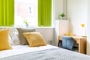 4 chambres, fer et planche à repasser, Wi-Fi, draps fournis