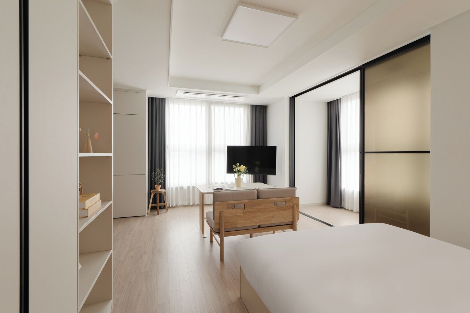 Studio Wide | Living area | 55-inch TV with cable channels, heated floors