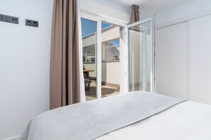 Two-Bedroom Apartment with Rooftop Terrace | Individually decorated, individually furnished, desk, laptop workspace - Limehome Oviedo Calle Postigo Bajo (Oviedo)