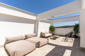 Two-Bedroom Apartment with Rooftop Terrace | Terrace/patio - Limehome Oviedo Calle Postigo Bajo (Oviedo)