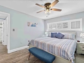 2 habitaciones, tabla de planchar con plancha, wifi y ropa de cama 