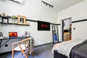 1 dormitorio, escritorio, tabla de planchar con plancha y wifi gratis