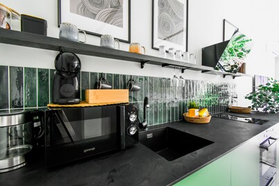 Top 10% - Main Street Area - Netflix - ACs - Cot