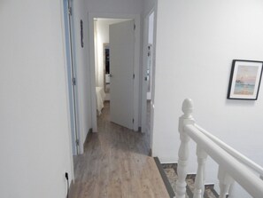 Interior - For 6/7 people, Begur, Luminous attached house the village entrance (Begur)