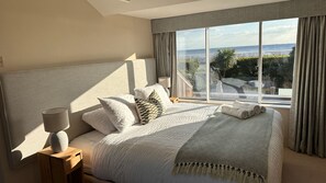 8 habitaciones, tabla de planchar con plancha y cuna de viaje 