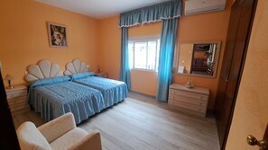 4 bedrooms, iron/ironing board, WiFi, bed sheets - A 10 Minutos de Sevilla. Chalet Independiente, con Piscina y muy Tranquilo (Alcalá de Guadaira)