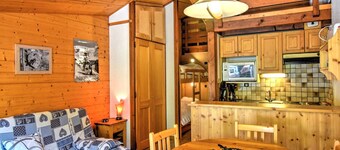 Duplex Studio Near Morzine Center - Sleeps 6, Balcony, Ski Locker, Garage