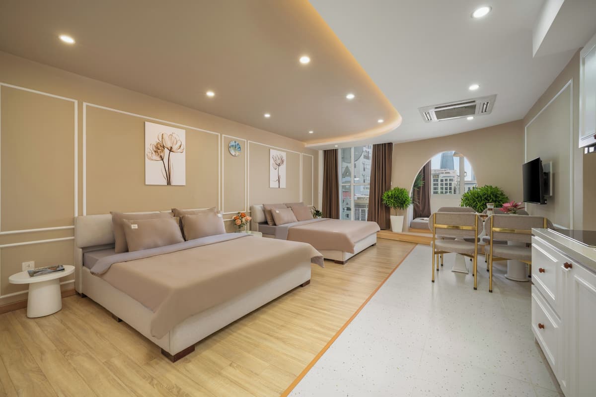 Habitación familiar, varias camas | Ropa de cama de alta calidad y decoración personalizada