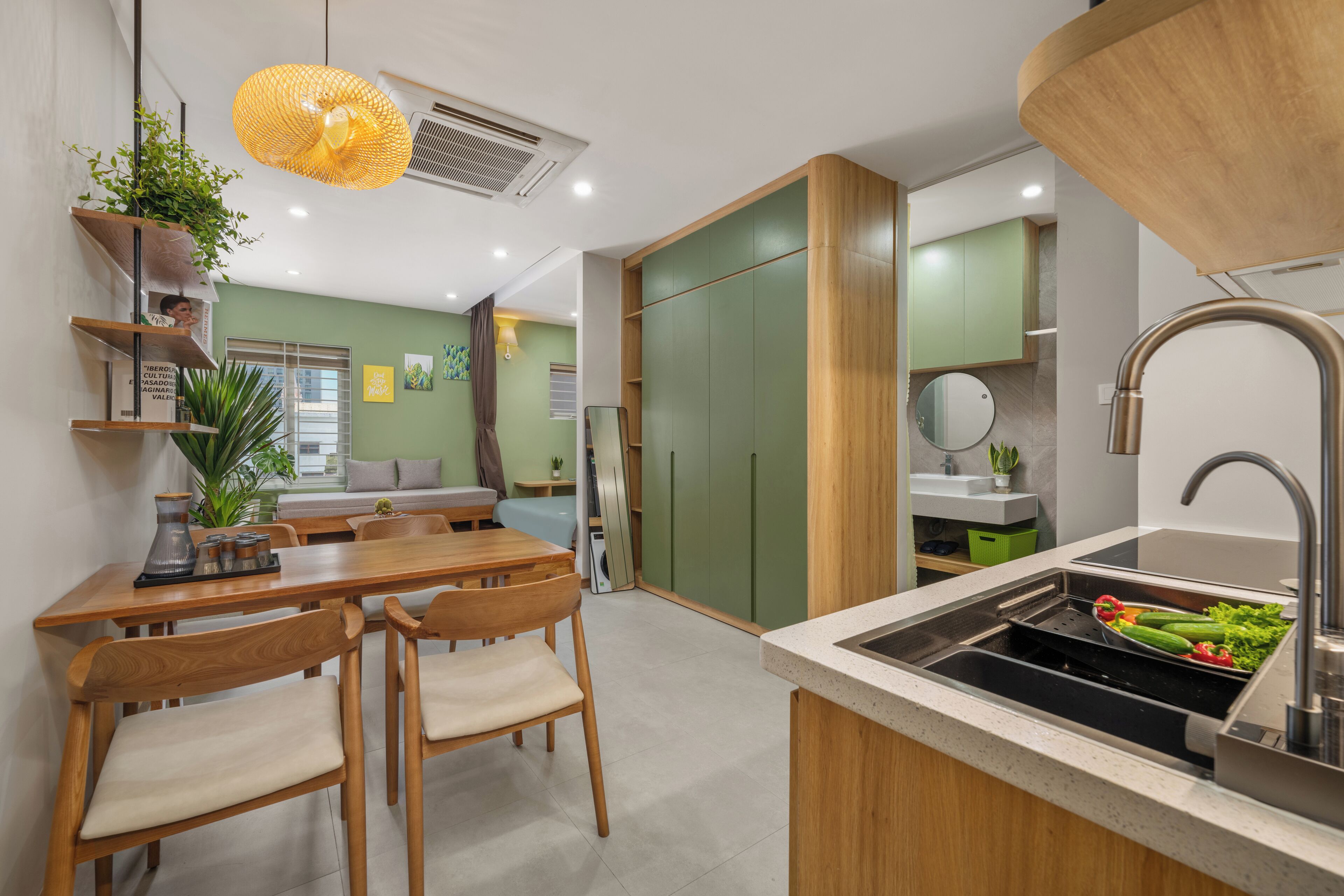 Deluxe Studio, 1 King Bed | Private kitchen | Fridge, microwave, stovetop, highchair