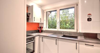 Einzigartiges Chalet nahe Morzine Zentrum mit privatem Garten und WiFi, für 5 Pers.
