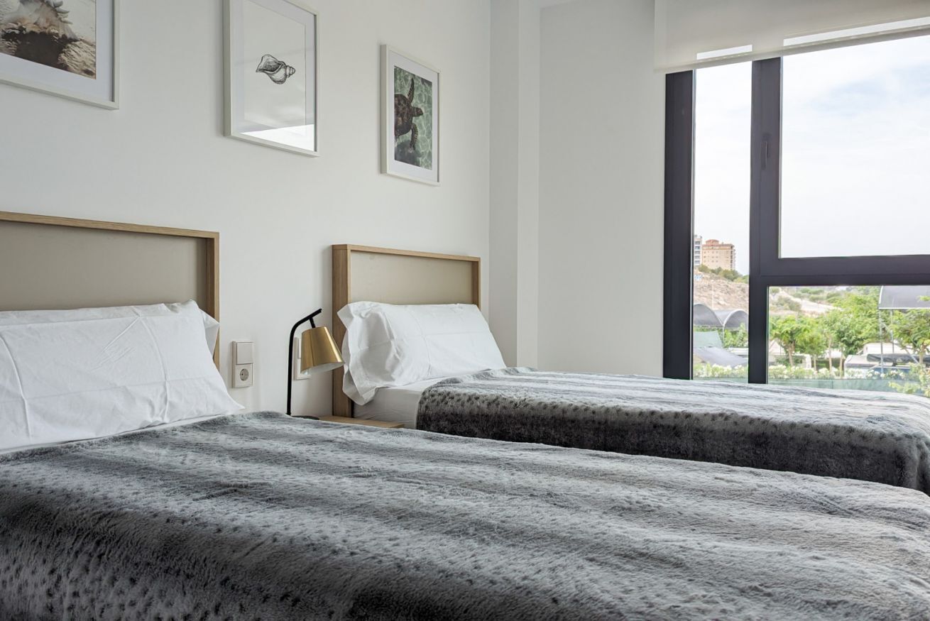 WiFi, bed sheets