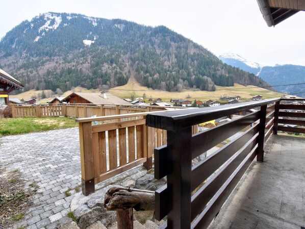 Property grounds - Charming chalet near Avoriaz with garage and comfort for 9 (Morzine)