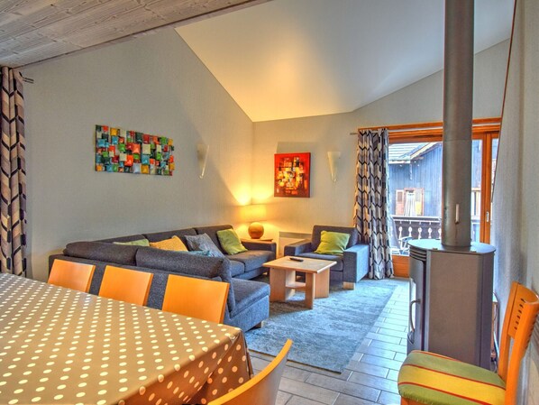 TV, fireplace - Stylish duplex near Morzine center, parking, wifi (Morzine)