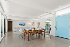 Dining - Simply Modern - Palm Springs Paradise: Your Private Poolside Retreat Awaits (Palm Springs)