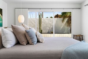 4 bedrooms, iron/ironing board, free WiFi, bed sheets - Simply Modern - Palm Springs Paradise: Your Private Poolside Retreat Awaits (Palm Springs)