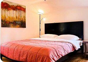 6 bedrooms, iron/ironing board - Eggert - Upper · 2BR apartment near UB, Niagara, Hospitals, Buffalo (Buffalo)