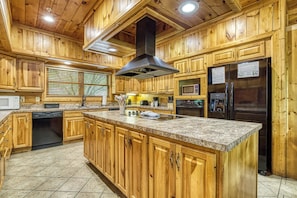 Fridge, microwave, dishwasher, coffee/tea maker