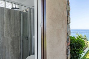 Dusche, Haartrockner, Bidet, Handtücher