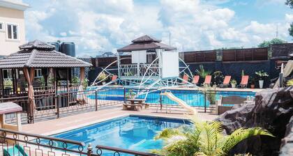 Aaron's Place Luxury Apartments & Rooms