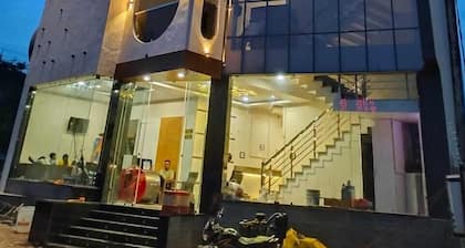 Purnima Hotel
