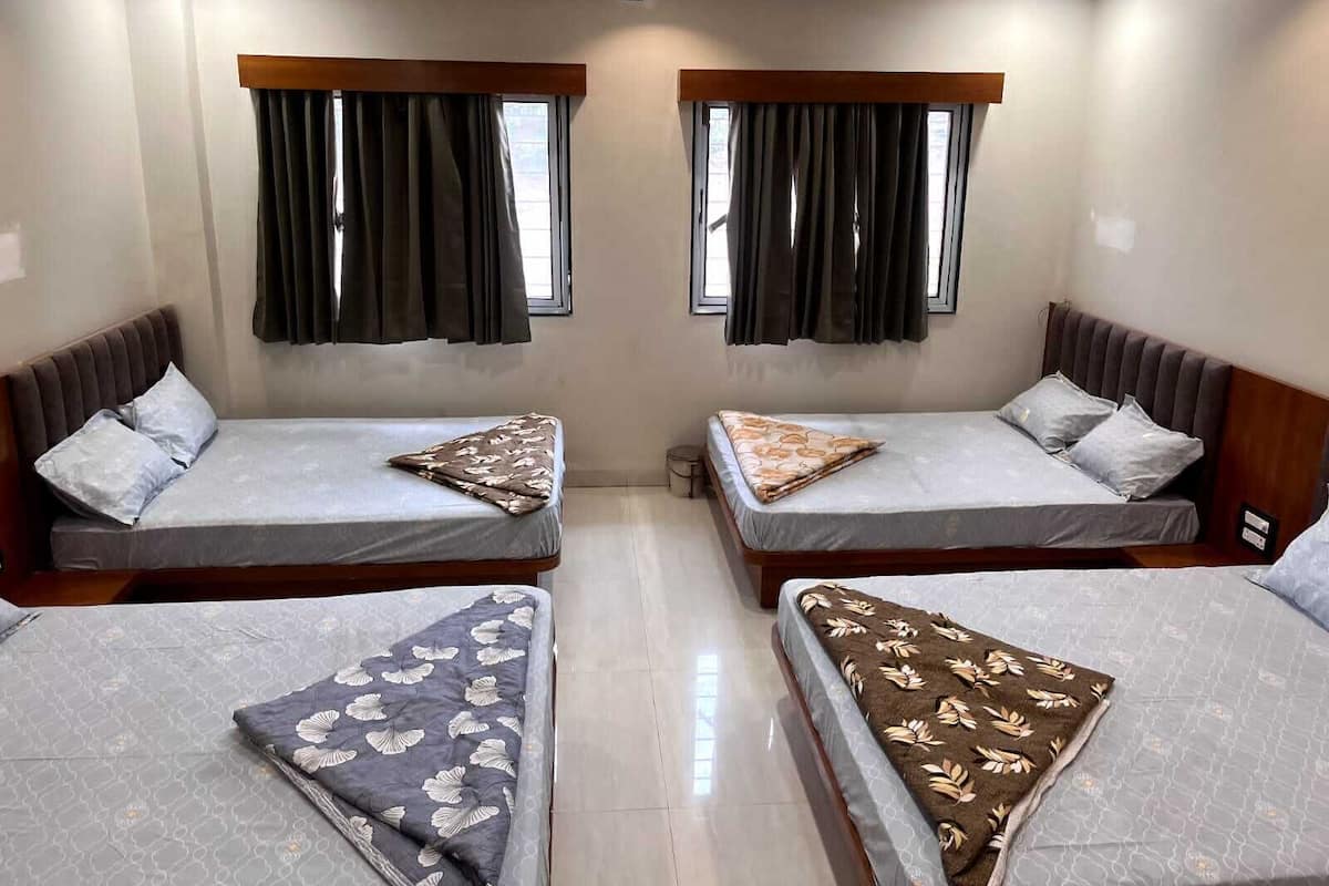 Deluxe Dormitory Room | Free WiFi
