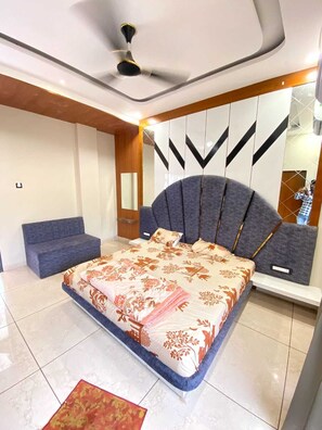 Super Deluxe Room | Free WiFi - Purnima Hotel (Khandwa)