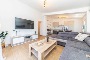 Apartment (Apartment Anima - Two Bedroom Apartme) | Living room