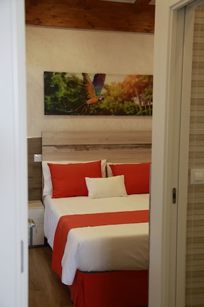 1 habitación, tabla de planchar con plancha, wifi y ropa de cama 