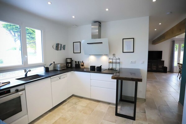 Private kitchen - Beach house in Utah Beach (Sainte-Marie-du-Mont)