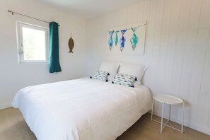 3 slaapkamers, een strijkplank/strijkijzer, wifi, beddengoed