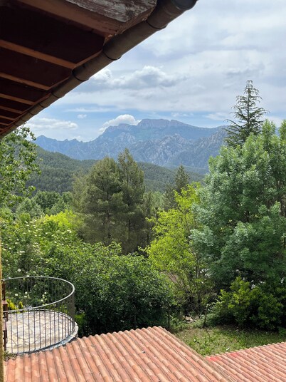 Rural Hostel in the Heart of Nature.Disconnect, Hike, Ski & Enjoy the Mountains!