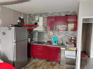 Private kitchen - Appartement T2, 50 m2 à 20 Minutes de Paris Saint Lazare en Train (Argenteuil)