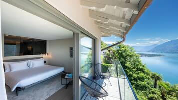 Chambre Deluxe, salle de bains privée, vue lac | Minibar, décoration personnalisée, bureau, Wi-Fi gratuit