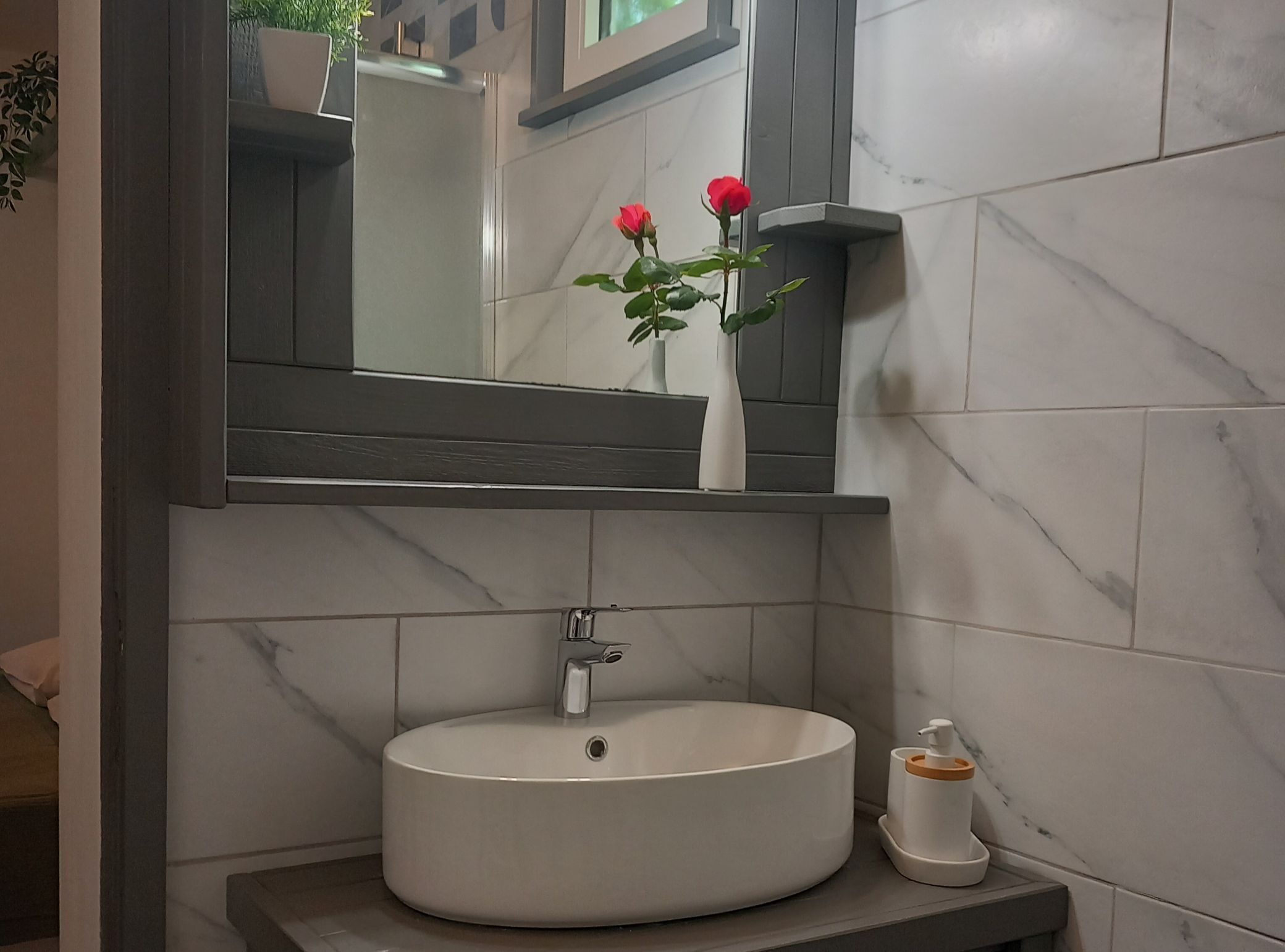 Apartamento (Guest House Green Corner Supetarska D) | Baño | Ducha y toallas