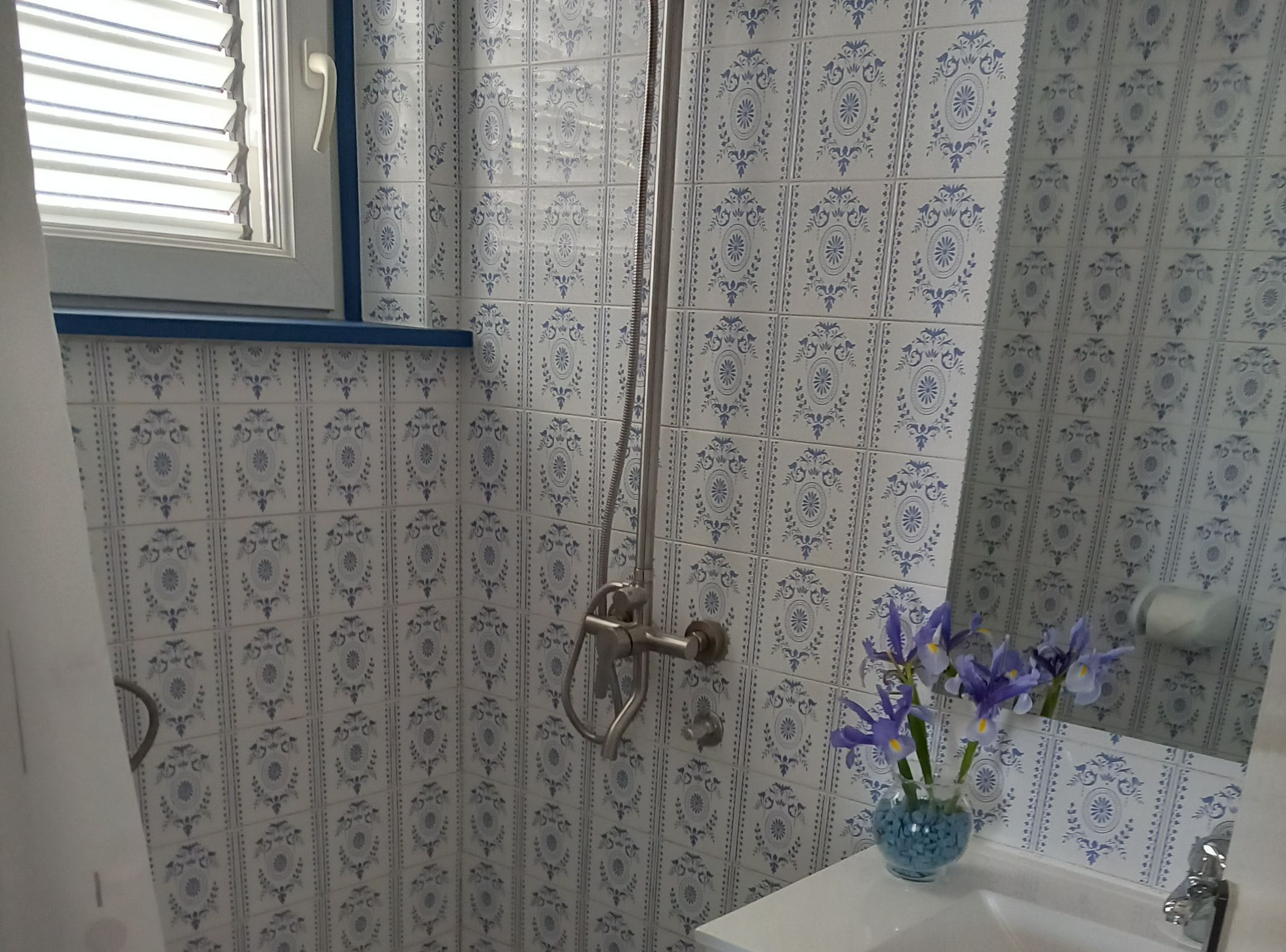 Studio (Guest House Green Corner Supetarska D) | Bathroom | Shower, towels
