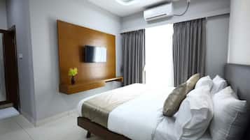 Deluxe Room | 1 bedroom, desk, bed sheets