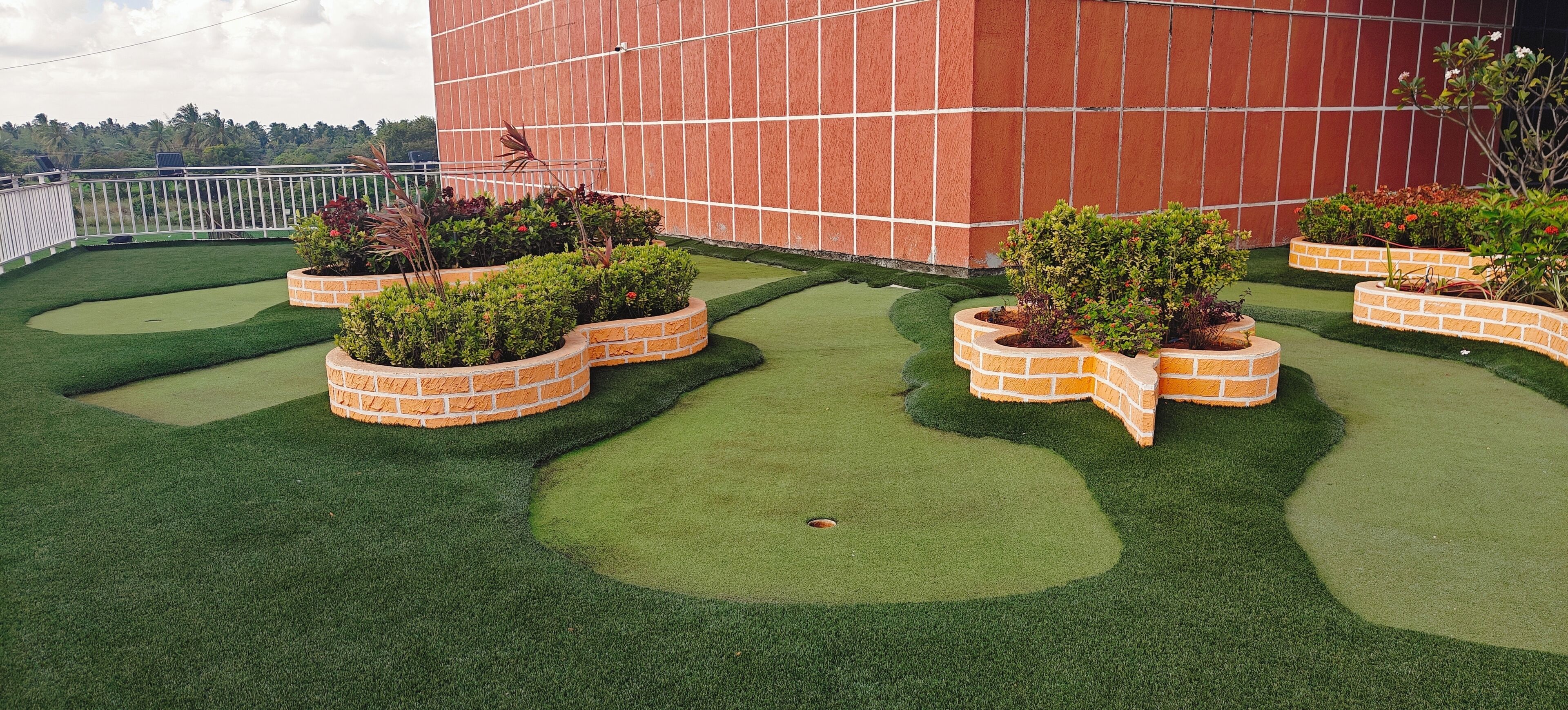 Mini-golf