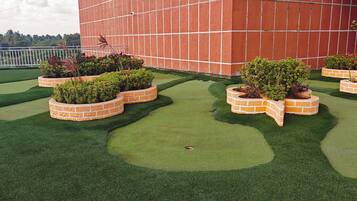 Mini-golf