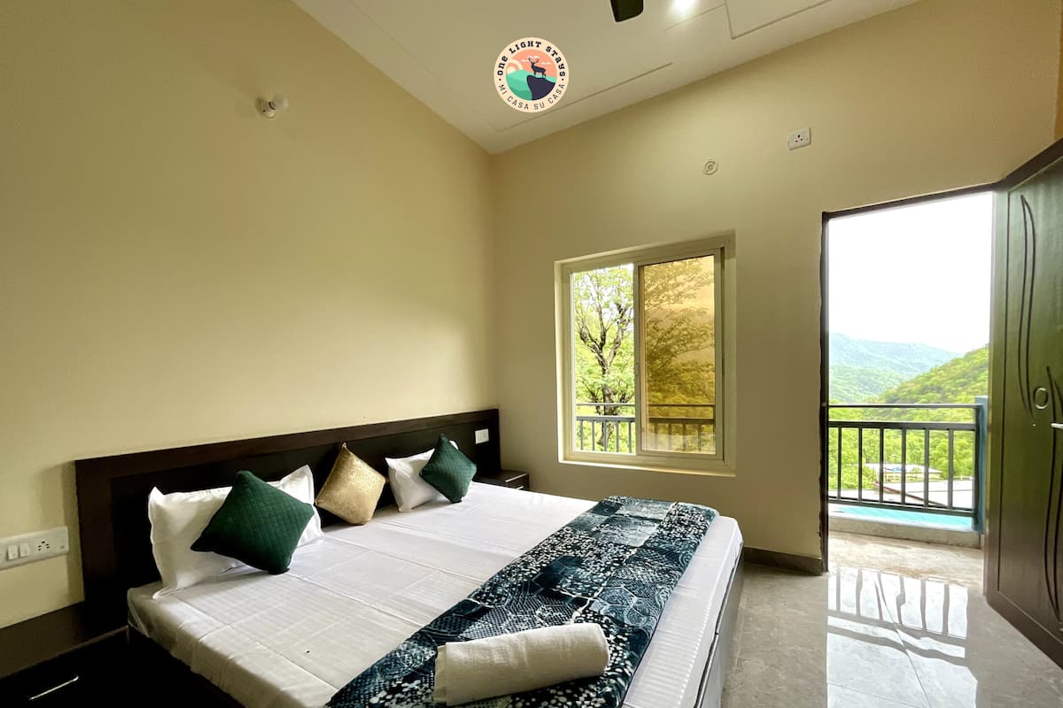 Deluxe Double Room, Balcony, Mountain View | Desk, laptop workspace, free WiFi