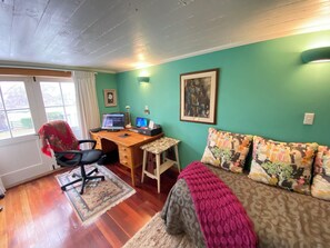 5 Schlafzimmer, Schreibtisch, WLAN, Bettwäsche