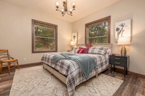 4 bedrooms, iron/ironing board, WiFi, bed sheets - Lodge at Hilton's Hideaway (Dover)