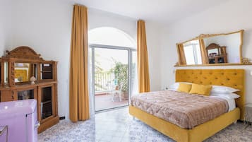 In-room safe, blackout drapes, WiFi (free), individually furnished
